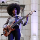 Esperanza Spalding. Radio music society. Photo : http://www.pascalkober.com