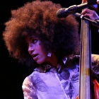 Esperanza Spalding. Radio music society. Photo : http://www.pascalkober.com