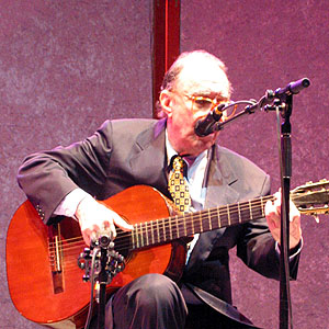 João Gilberto João Gilberto. Jazz à Vienne. Samedi 28 juin. © Photo 2003 : Pascal Kober.