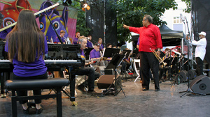Jon Faddis (tp) et le Stanford Jazz Orchestra, festival Jazz à Vienne 2015, photo Pascal Kober